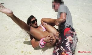 Задал хорошенького жару очку знойной арабской красавицы с пляжа