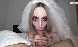 Молодожёны устроили вампирский косплей на Хэллоуин, как в кино